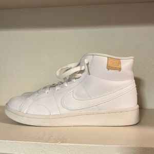 Nike women’s court royal 2